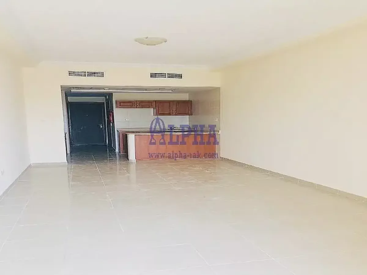 Studio for Sale Great Investment-2-2