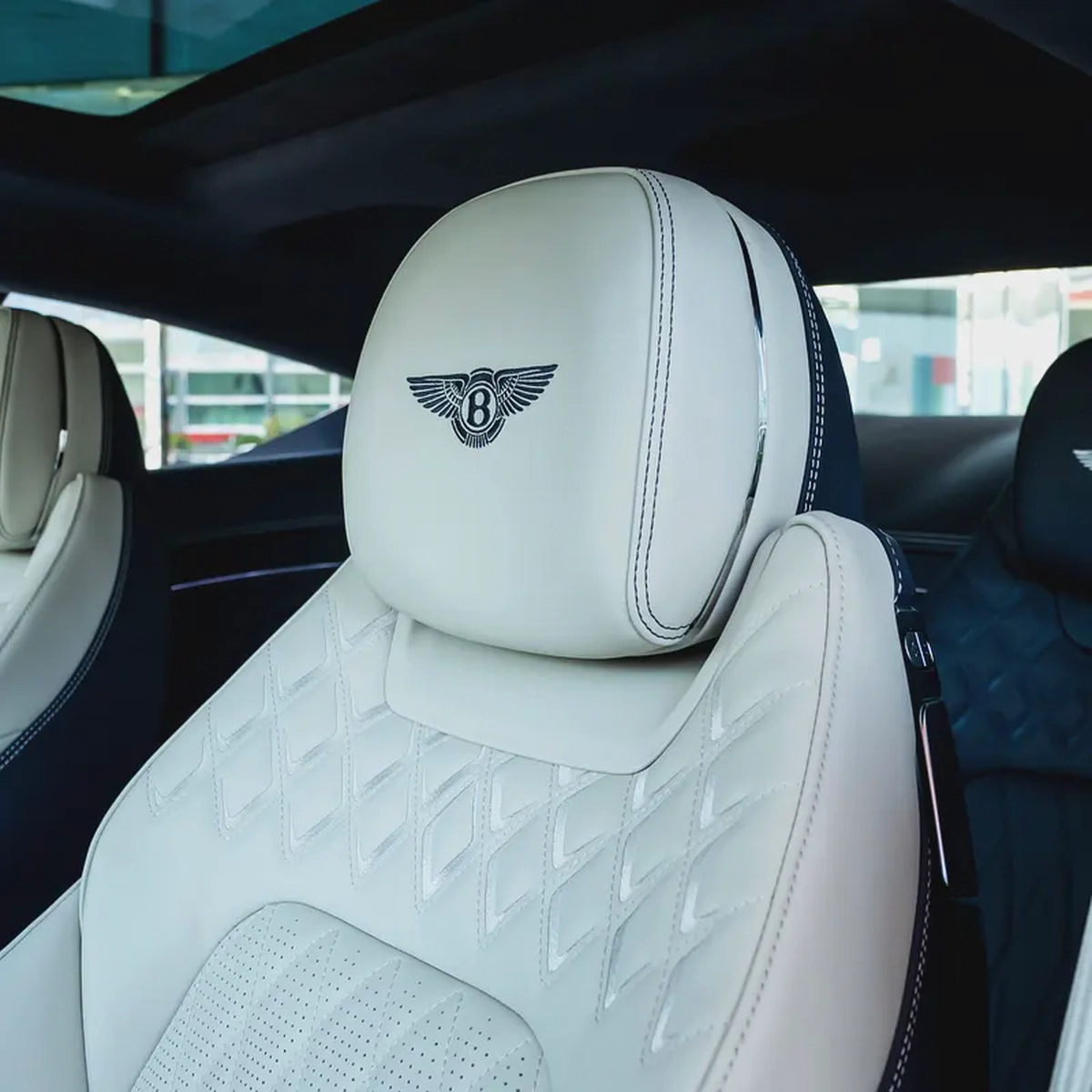 Bentley Continental GT AZURE  V8  2026  DONE ONLY 4000KM-9-9