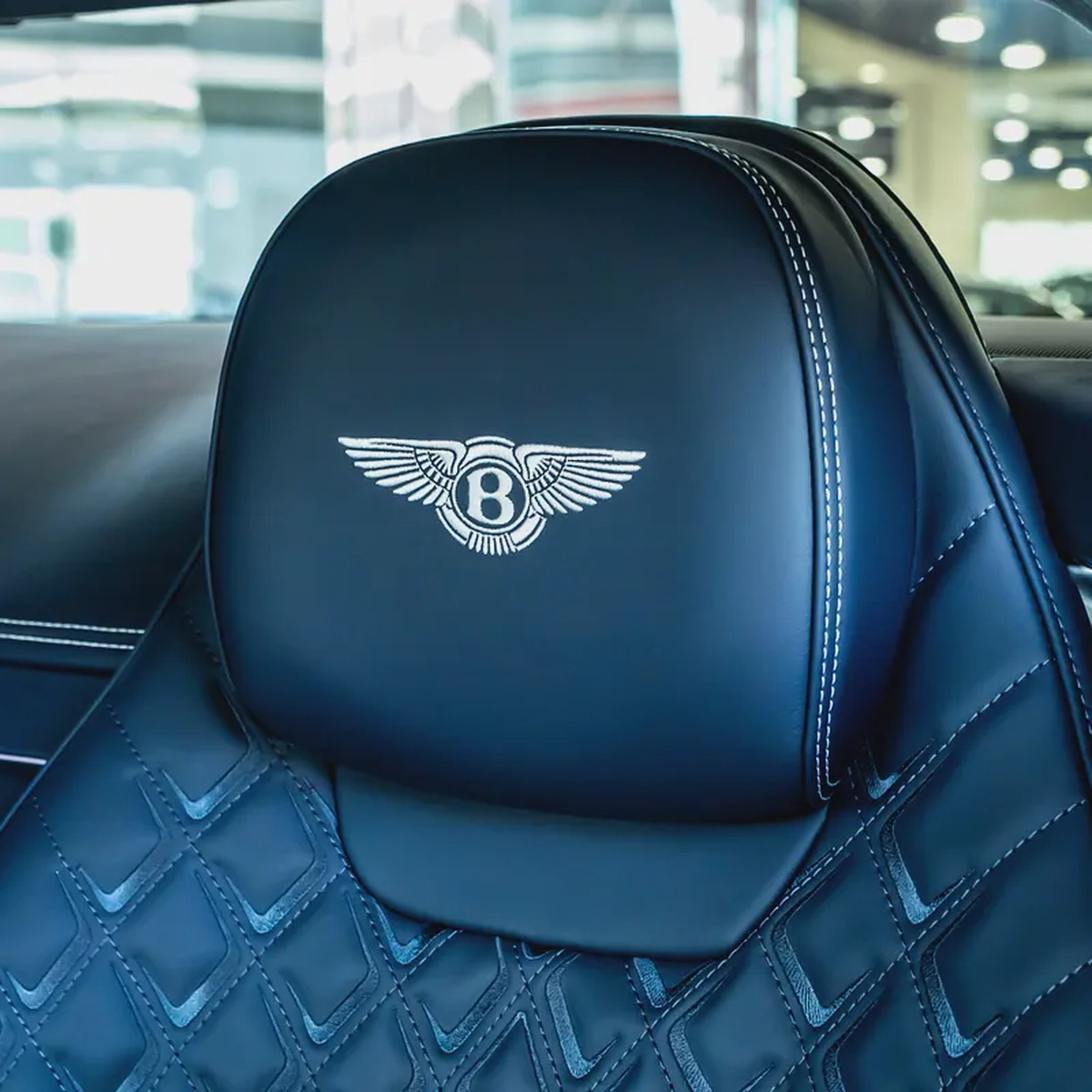 Bentley Continental GT AZURE  V8  2026  DONE ONLY 4000KM-11-11