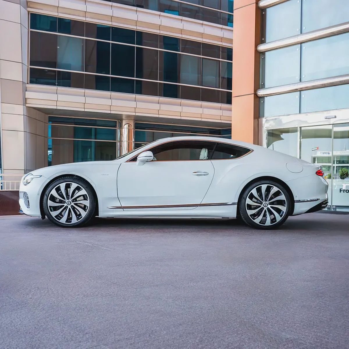Bentley Continental GT AZURE  V8  2026  DONE ONLY 4000KM-6-6