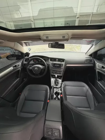 Volkswagen Golf tsi 2017 | Canadian Specs | Well Maintained-4