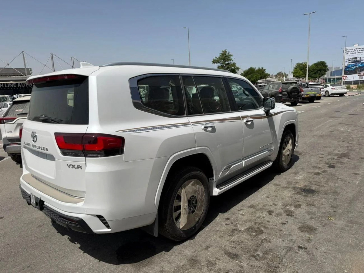 Toyota Land Cruiser VXR-18-18