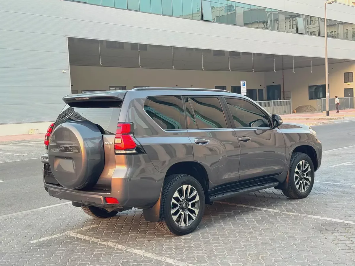 Toyota PRADO 2022 GXR 4.0L V6 FSH Agency Accident Free-4-4