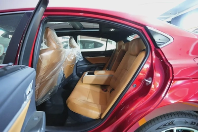 2025 Toyota Camry Lumiere HYBRID  - Brand New - GCC Specs-12