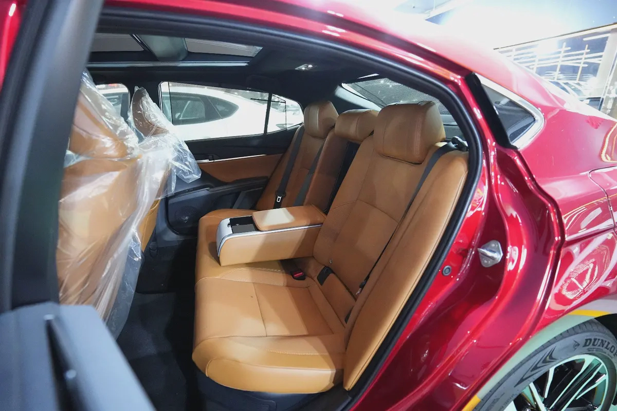 2025 Toyota Camry Lumiere HYBRID - Brand New - GCC Specs-14-14