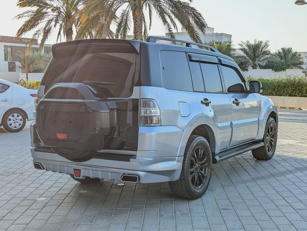 MITSUBISHI PAJERO 2015 MODIFIED SIGNATURE EDITION GLS MID V6 4.5L GCC IN EXCELLENT CONDITION