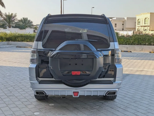 MITSUBISHI PAJERO 2015 MODIFIED SIGNATURE EDITION GLS MID V6 4.5L GCC IN EXCELLENT CONDITION