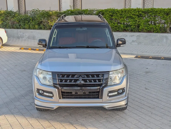 MITSUBISHI PAJERO 2015 MODIFIED SIGNATURE EDITION GLS MID V6 4.5L GCC IN EXCELLENT CONDITION