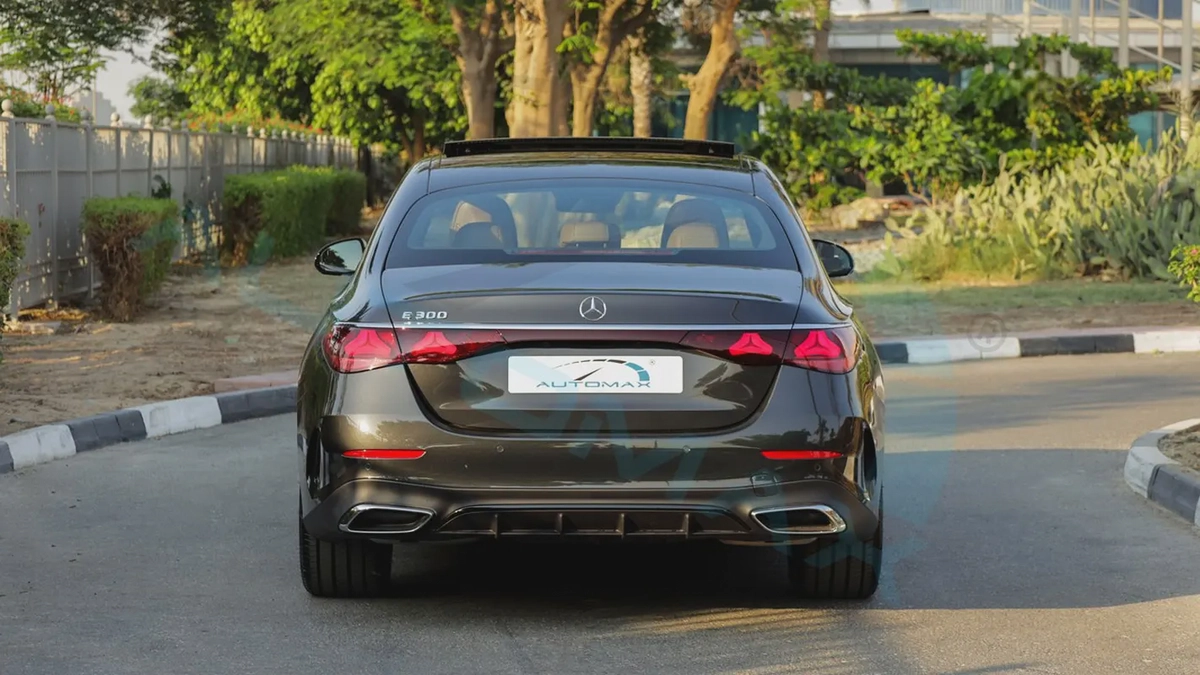2026 Mercedes-Benz E 300 AMG EQ Boost 2.0T RWD GCC 0Km With 2 Years Unlimited Mileage Warranty-5-5