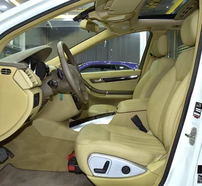 Mercedes Benz R350 ( 2009 Model ) in White Color GCC Specs-8