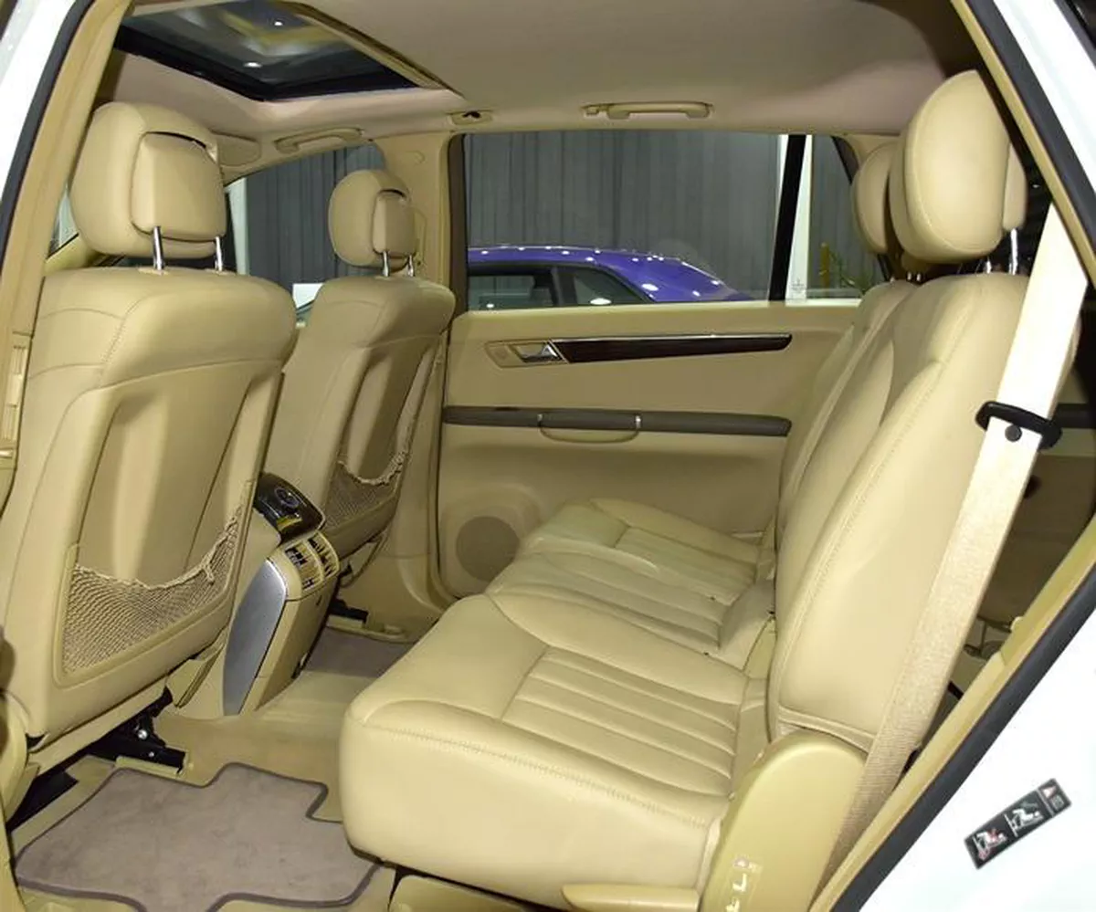 Mercedes Benz R350 ( 2009 Model ) in White Color GCC Specs-2-2