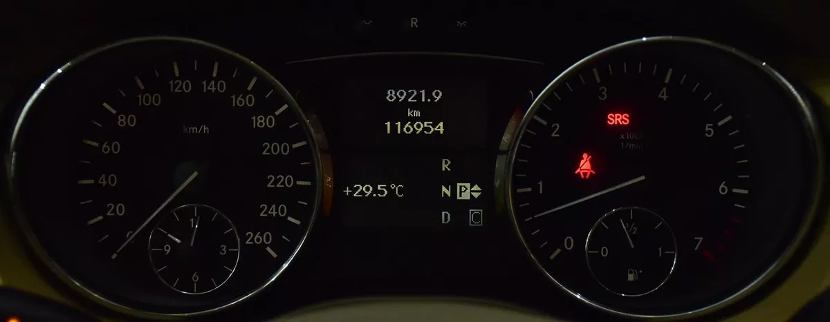 Mercedes Benz R350 ( 2009 Model ) in White Color GCC Specs-11-11