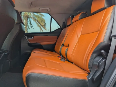 TOYOTA FORTUNER 2017 FACELIFTED 2025 GCC V4 2.7L 4X4 IN PERFECT CONDITION-4
