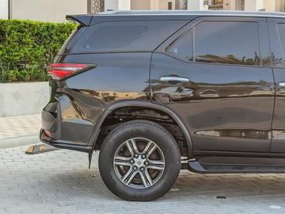 TOYOTA FORTUNER 2017 FACELIFTED 2025 GCC V4 2.7L 4X4 IN PERFECT CONDITION-10