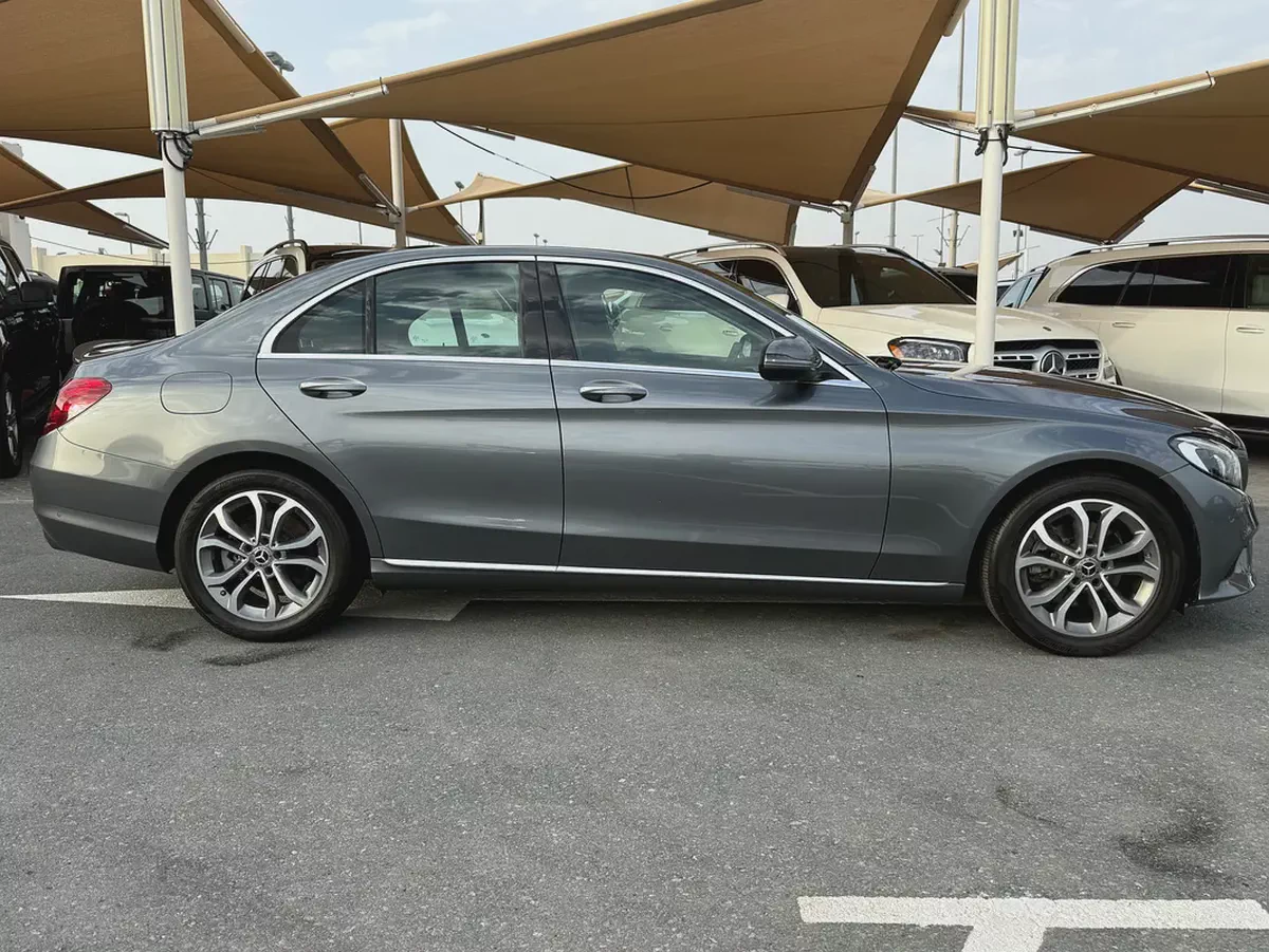2018 Mercedes-Benz C200 C-Class - Korean Specs - Excellent Condition-4-4