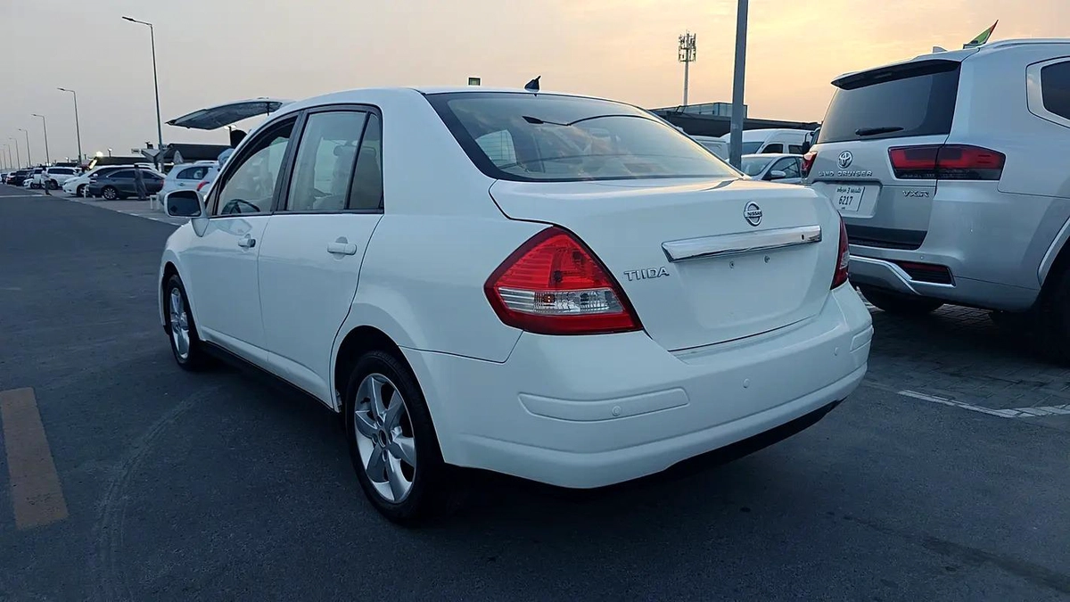 Nissan Tiida SL 2011 - GCC Specs - Well Maintained-10-10