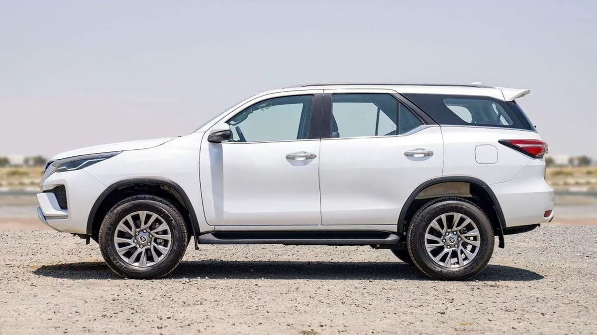Toyota Fortuner VX2 PLUS TOYTA FORTUNER 2.8 DIESEL FULL PTION AT 4X4-4-0