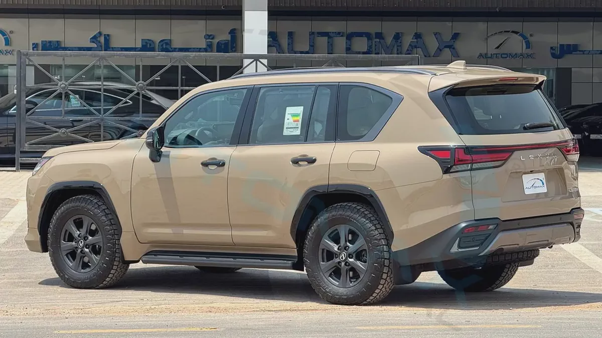 ( For Export ) 2026/2026 Lexus LX 700h OH “Overtrail” 3.5TT V6 Hybrid AWD GCC BRAND NEW-4-4