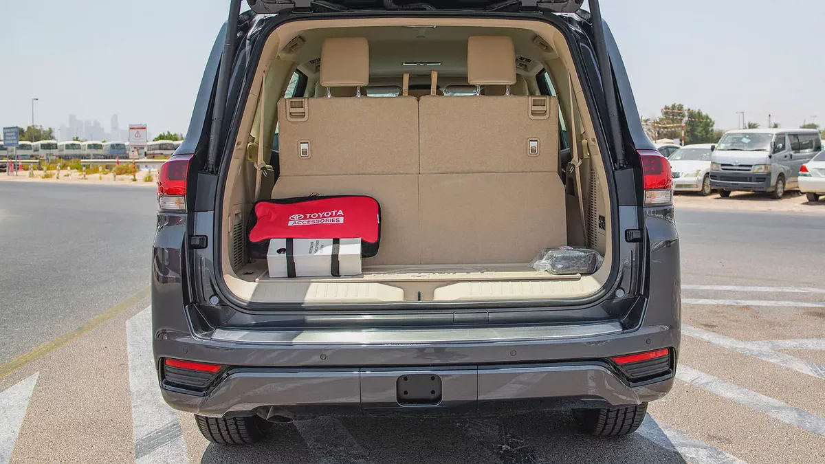 Toyota Land Cruiser GXR 2026, European Specs - Brand New!-8-8
