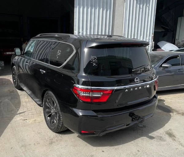  Nissan Armada Platinum 4*4