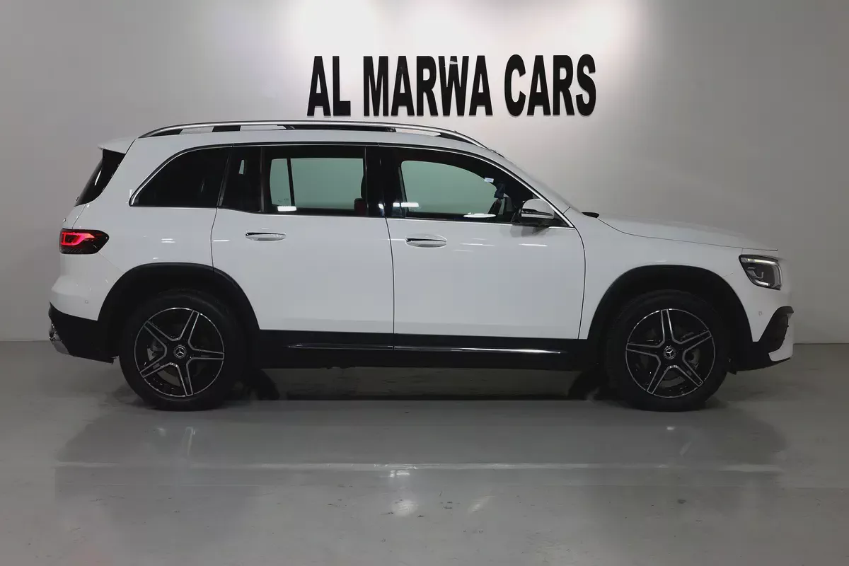 2023 Mercedes GLB 250 4MATIC I GARGASH WARRANTY + SERVICE CONTRACT  | GCC Specs I ACCIDENTS FREE-4-4