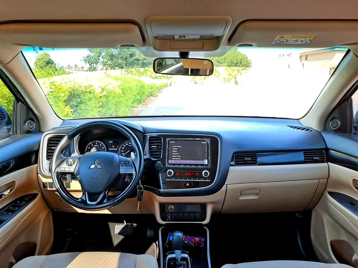 893-Monthly l GCC l 4wd, Cruise, Camera l Accident Free-13-13