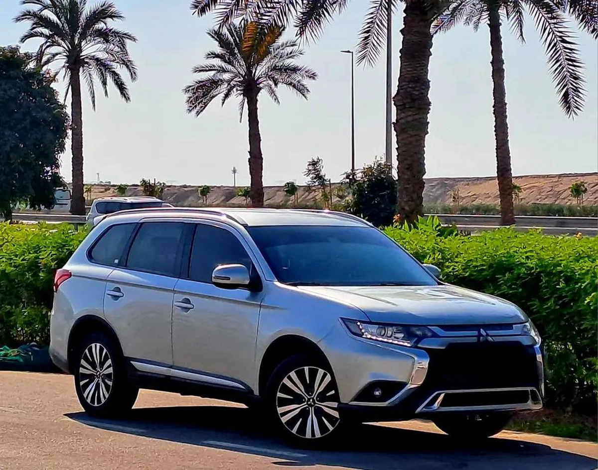 893-Monthly l GCC l 4wd, Cruise, Camera l Accident Free-1-1