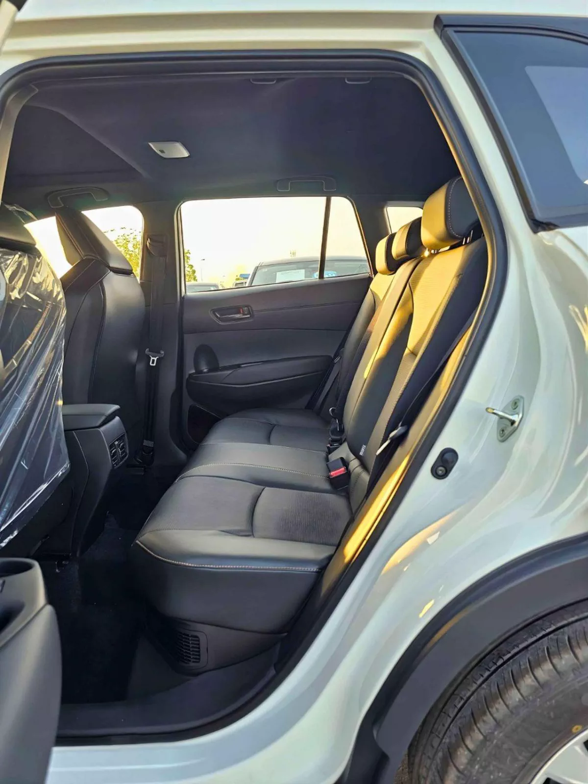 Toyota Corolla Cross ELITE NEW SHAPE || 2.0L HYBRID V4 | RADAR | LEATHER WITH DRIVER PWR SEAT | SUNROOF (CODE # CRCHCN)-14-0
