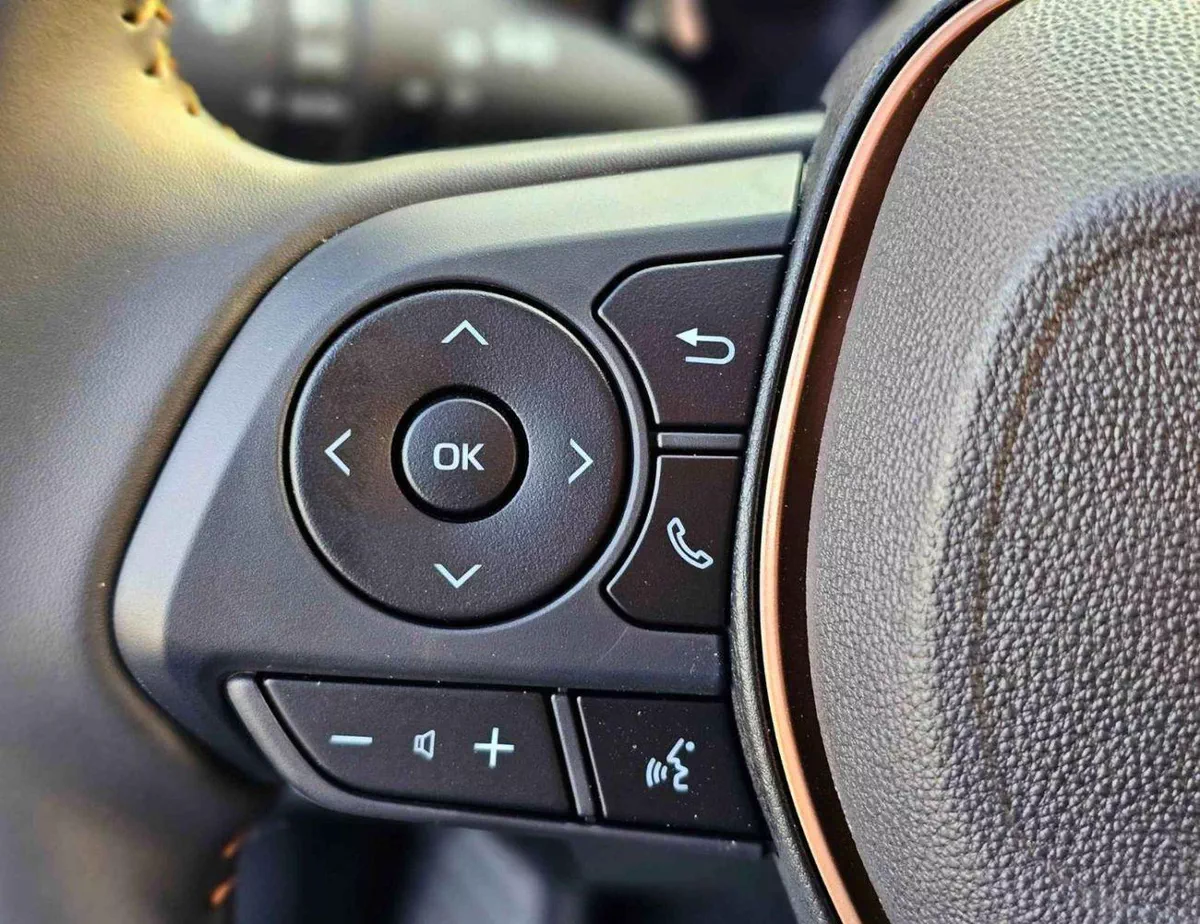 Toyota Corolla Cross ELITE NEW SHAPE || 2.0L HYBRID V4 | RADAR | LEATHER WITH DRIVER PWR SEAT | SUNROOF (CODE # CRCHCN)-21-0