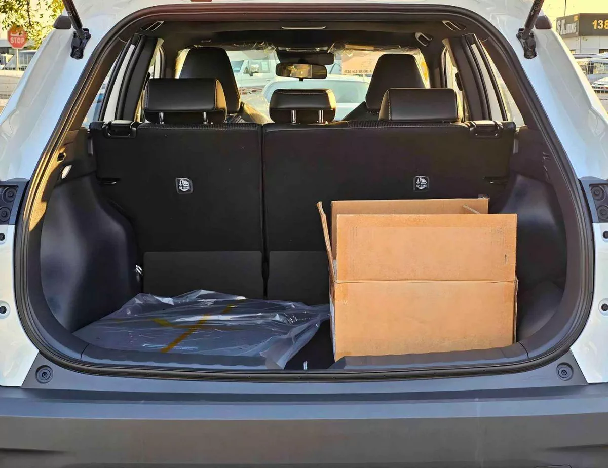 Toyota Corolla Cross ELITE NEW SHAPE || 2.0L HYBRID V4 | RADAR | LEATHER WITH DRIVER PWR SEAT | SUNROOF (CODE # CRCHCN)-7-0