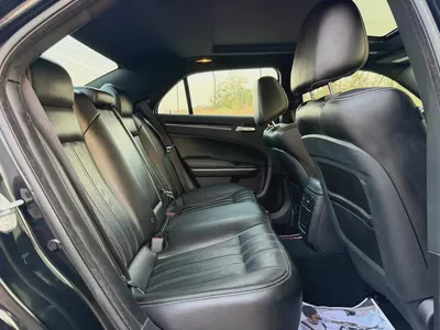 2021 Chrysler 300S | Sporty V6 | American Specs | Perfect condition-13