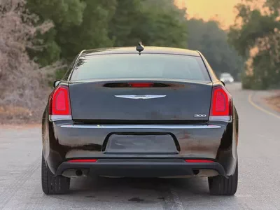 2021 Chrysler 300S | Sporty V6 | American Specs | Perfect condition-4