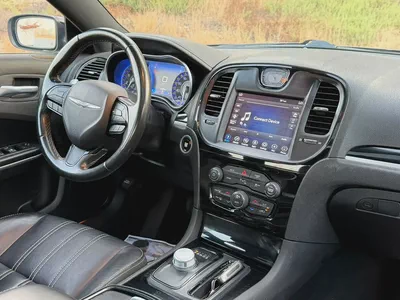 2021 Chrysler 300S | Sporty V6 | American Specs | Perfect condition-7