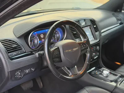 2021 Chrysler 300S | Sporty V6 | American Specs | Perfect condition-8