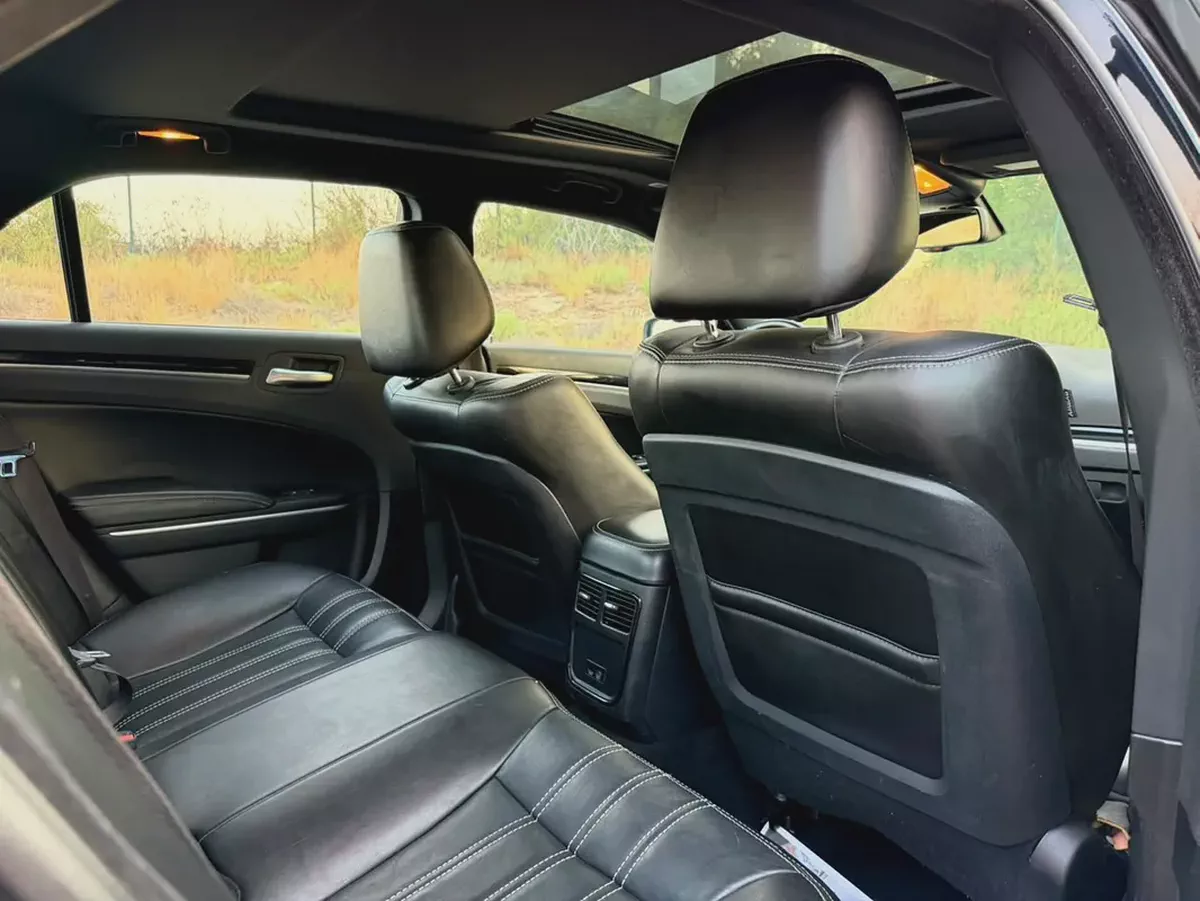 2021 Chrysler 300S | Sporty V6 | American Specs | Perfect condition-12-12