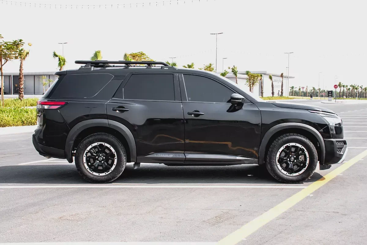 Nissan Pathfinder 2025 American  Rock  creek-4-4