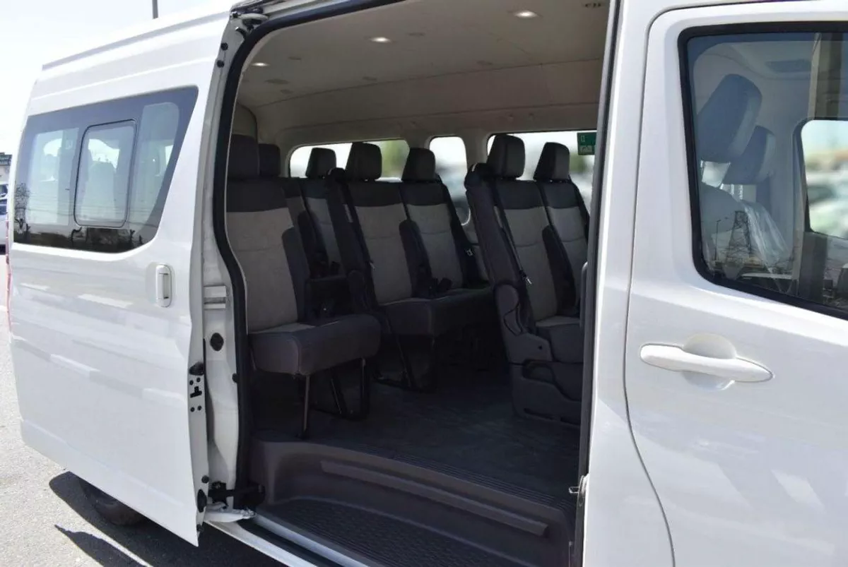 Toyota Hiace GL HIACE 3.5L 14 SETER-4-0