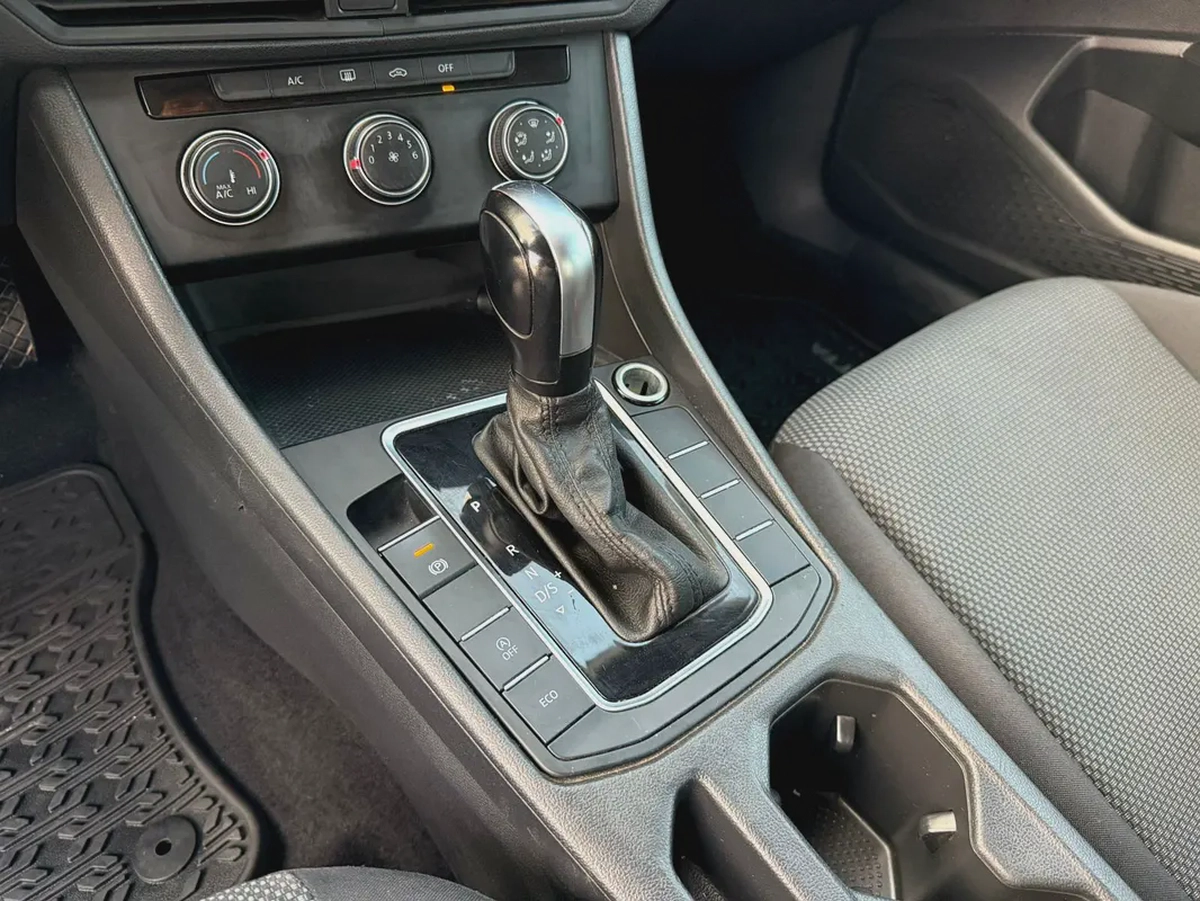 2019 Volkswagen Jetta GLI - American Specs-13-13