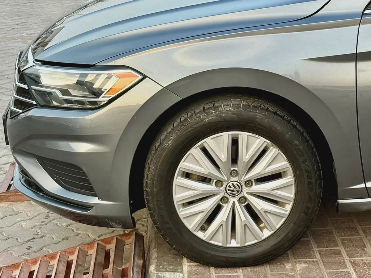 2019 Volkswagen Jetta GLI - American Specs-6-6