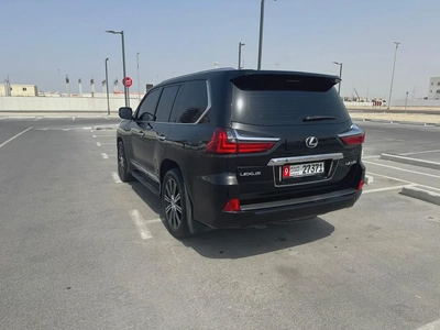 Lexus LX 570 Platinum 2019 GCC Specs - Pristine Condition-2
