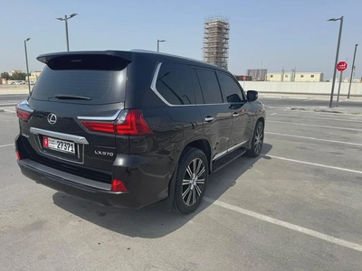 Lexus LX 570 Platinum 2019 GCC Specs - Pristine Condition-3