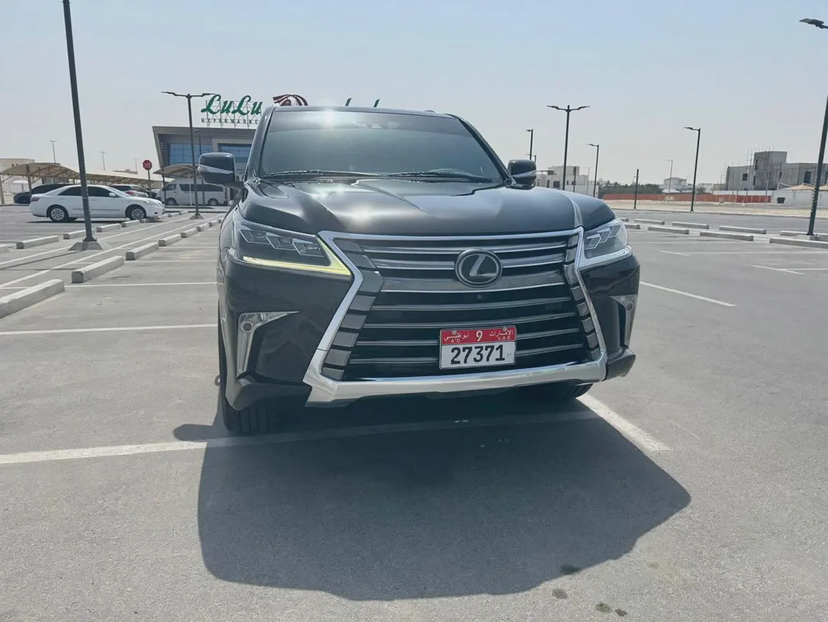 Lexus LX 570 Platinum 2019 GCC Specs - Pristine Condition-1-1