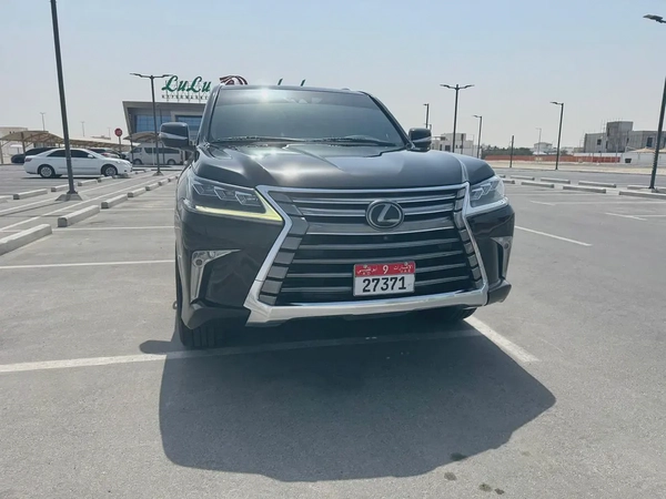 Lexus LX 570 Platinum 2019 GCC Specs - Pristine Condition