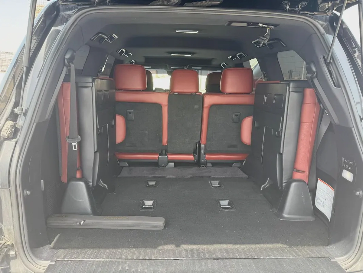 Lexus LX 570 Platinum 2019 GCC Specs - Pristine Condition-10-10