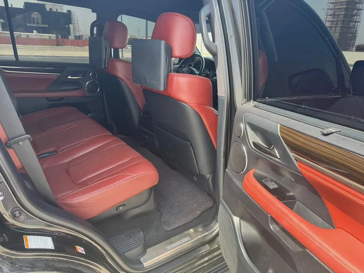 Lexus LX 570 Platinum 2019 GCC Specs - Pristine Condition-11-11