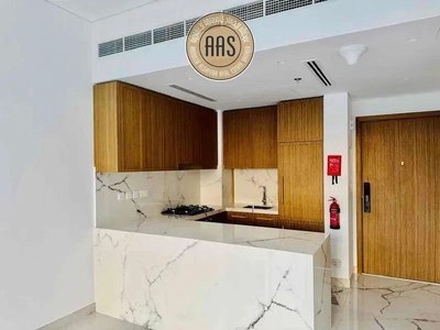 U shape kitchen •• modern layout •• prime location-4