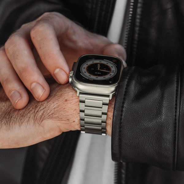 Apple iWatch Ultra 2 with Titanium Case and Metal Link Bracelet