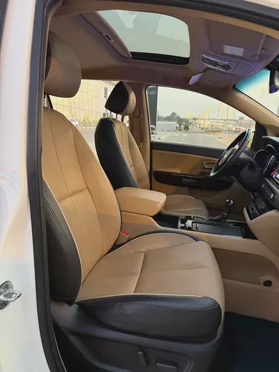 2016 Kia Carnival DLX GCC Specs – Well Maintained, Ready for Immediate Sale-5