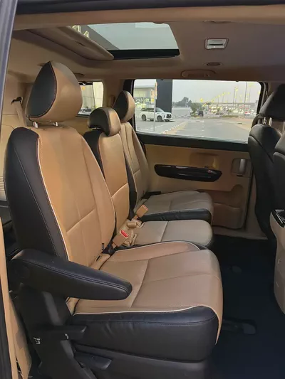 2016 Kia Carnival DLX GCC Specs – Well Maintained, Ready for Immediate Sale-7