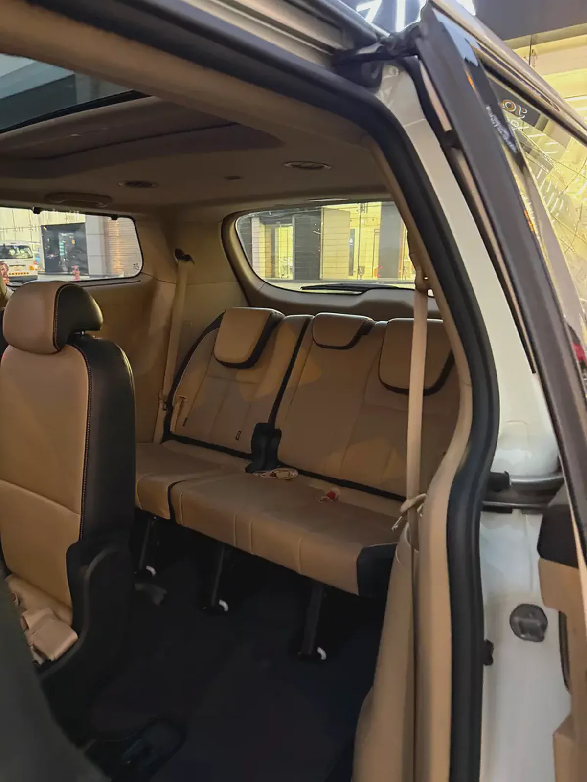 2016 Kia Carnival DLX GCC Specs – Well Maintained, Ready for Immediate Sale-9-9